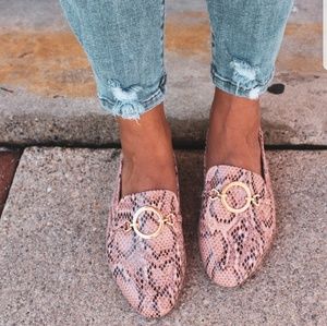 🆕️//The Kendall// Pink snake print Loafer